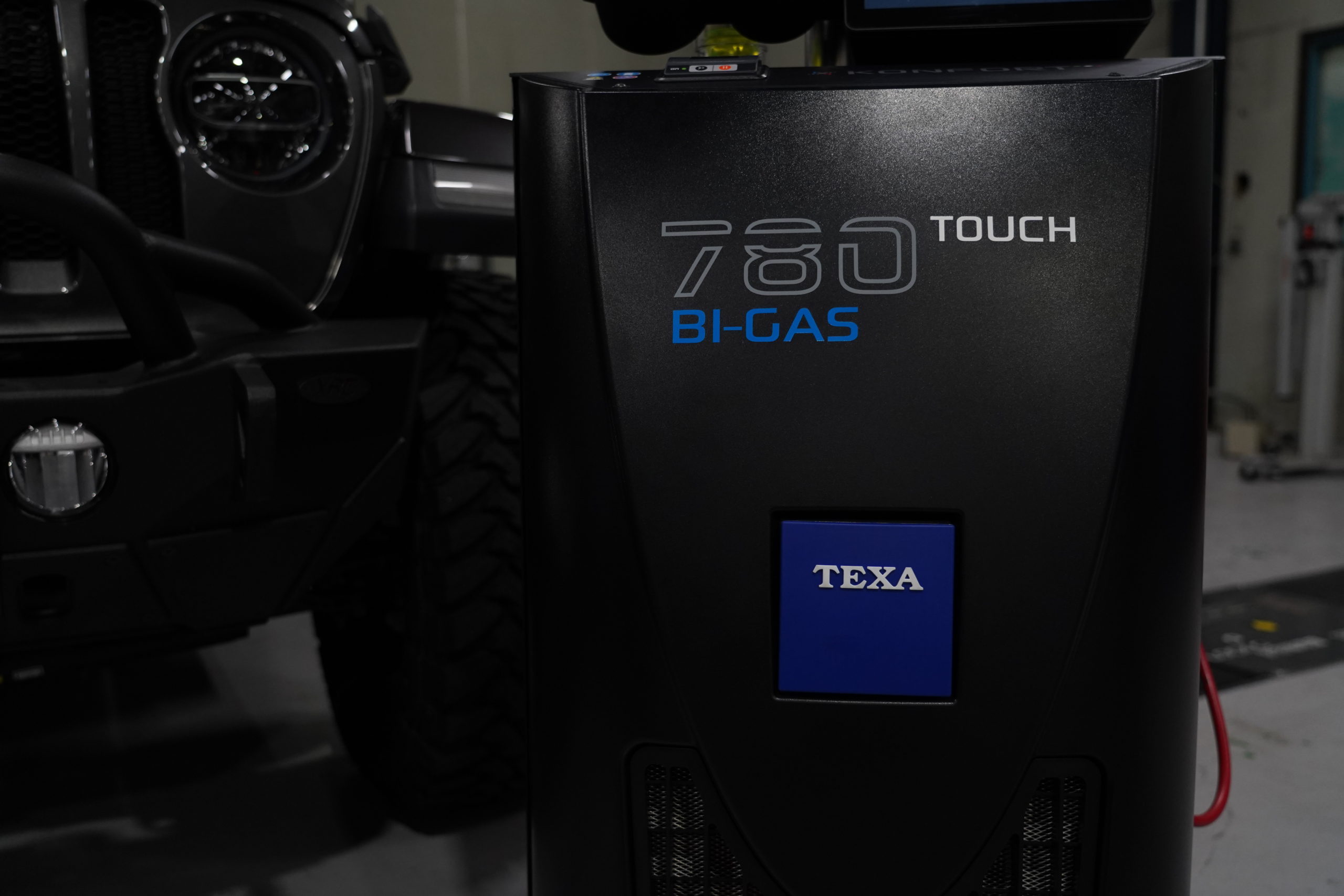 滋賀県】TEXA製 エアコンガスチェンジャー KONFORT 780 TOUCH BI-GAS 